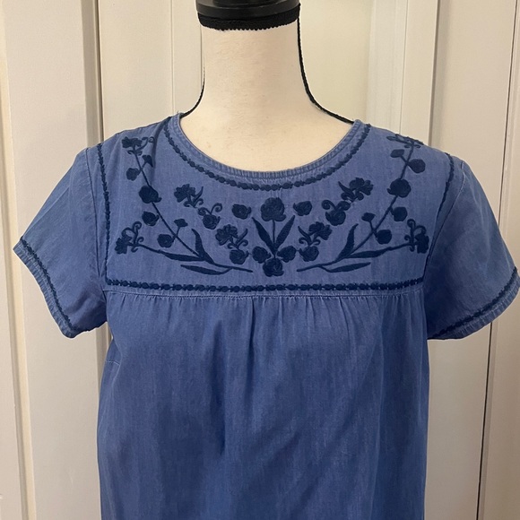 Old Navy Blue Chambray Made in India Embroidery Knee Length Dress Size Med. EUC - Picture 2 of 6